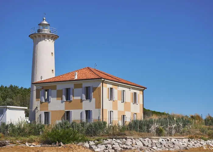 Flat In With Swimming Pool And Balcony *