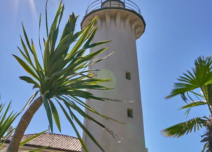 Flat In With Swimming Pool And Balcony