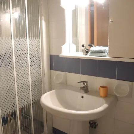 Flat In With Swimming Pool And Balcony بيبيوني