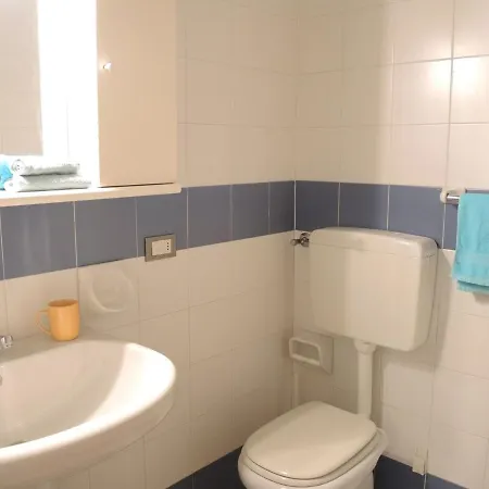 Flat In With Swimming Pool And Balcony Apartament