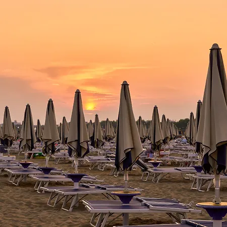 Flat In With Swimming Pool And Balcony Bibione