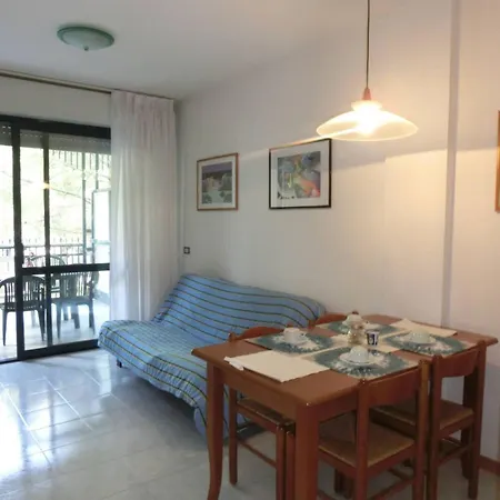 Apartmán Flat In With Swimming Pool And Balcony *