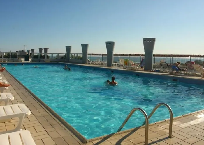 Flat In With Swimming Pool And Balcony *