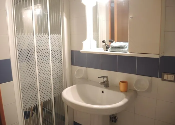 Flat In With Swimming Pool And Balcony بيبيوني