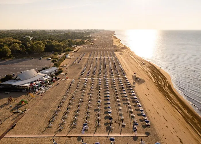 شقة Flat In With Swimming Pool And Balcony *