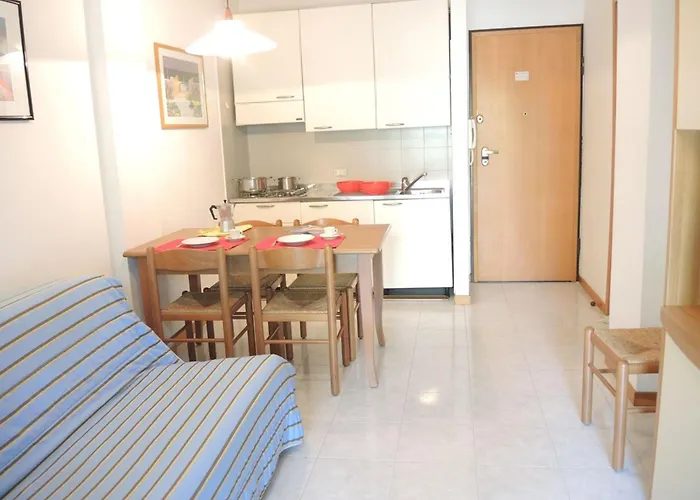 Flat In With Swimming Pool And Balcony * بيبيوني