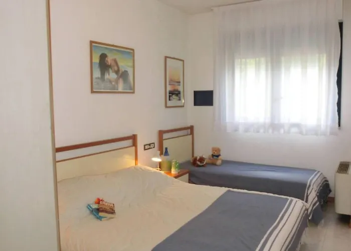 Flat In With Swimming Pool And Balcony *